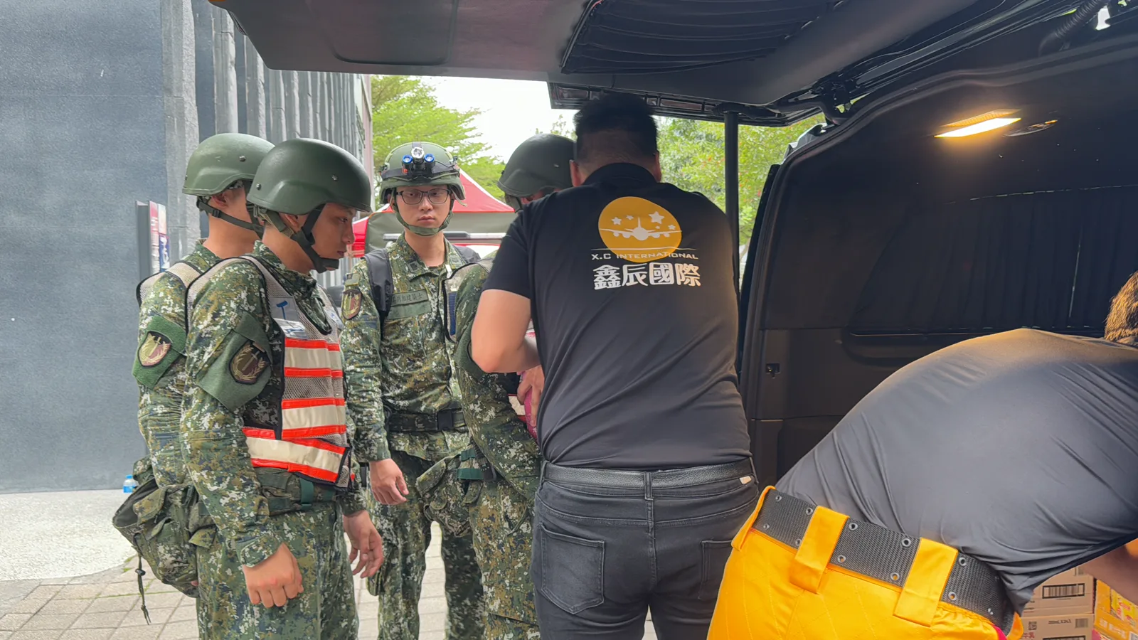 鑫辰國際前往花蓮震災支援實拍