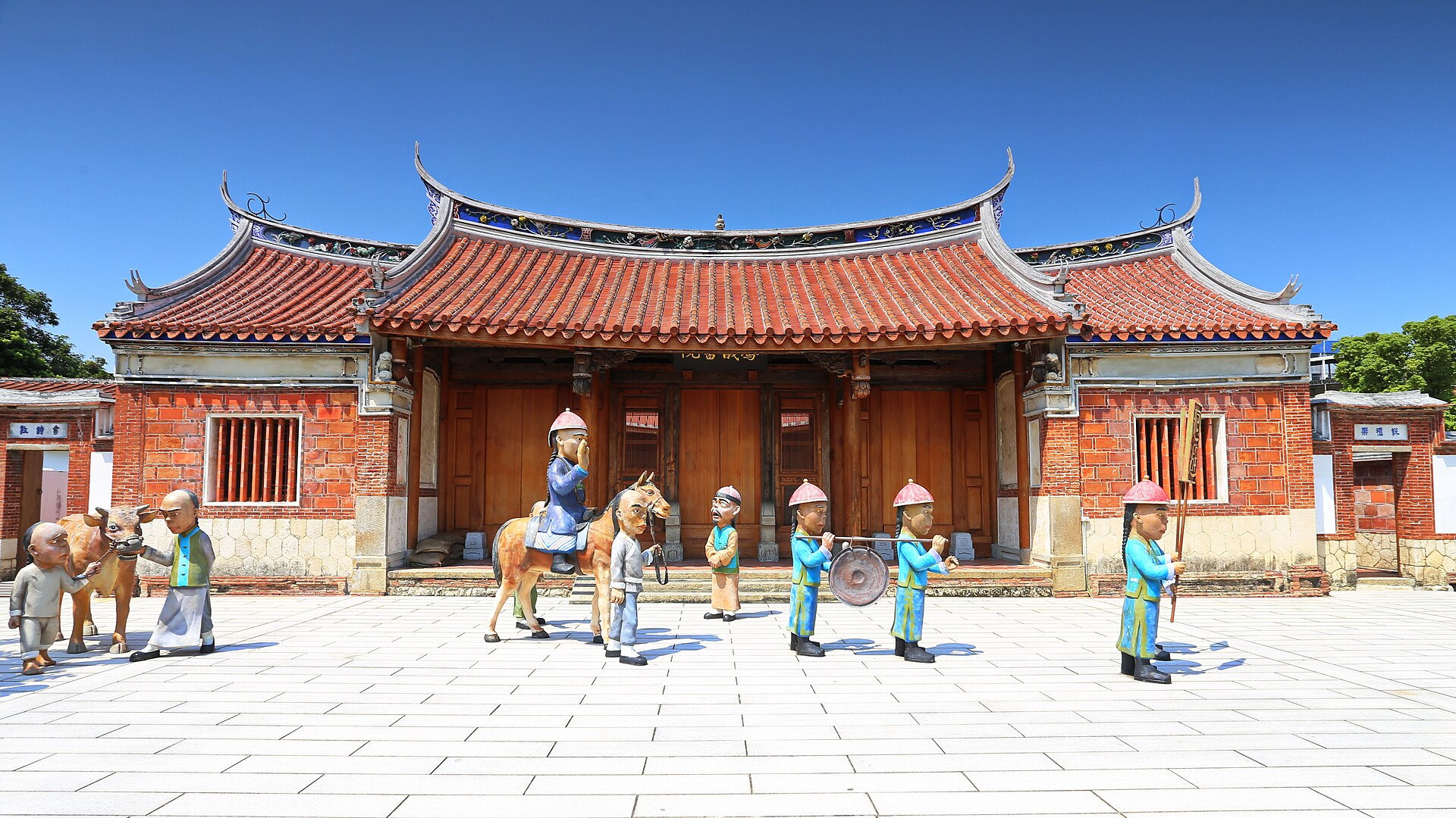 高雄科工・鳳儀書院・衛武營一日景點參考照片 1